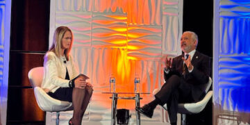 Administrador del Canal de Panamá destaca desarrollos estratégicos en conferencia marítima en Houston