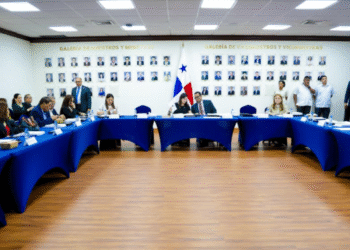 Mesa del salario mínimo entra en su fase final con propuesta sindical de $1,956.52