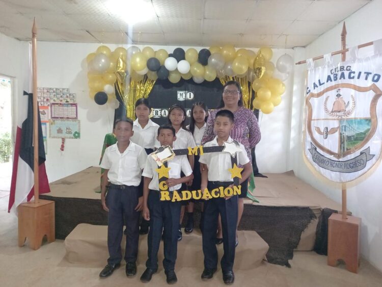 AES Panamá participa en proyecto de electrificación de escuelas rurales en Chiriquí