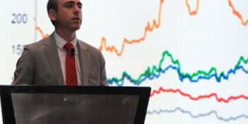 Moodys. Este es el año en que se define la calificación de Panamá, o pasa a estable o se baja