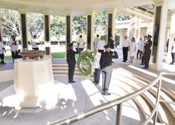 Panamá conmemora el 9 de enero de 1964 frente al monumento a los Mártires