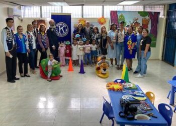 Presidente de kiwanis international destaca la continuidad del trabajo comunitario desde centro en Curundú