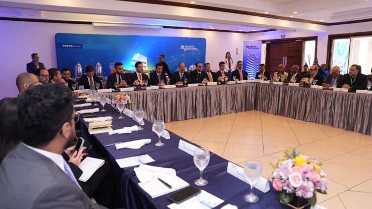 Banco Nacional de Panamá promueve la inversión estratégica en encuentro trascendental de alto nivel