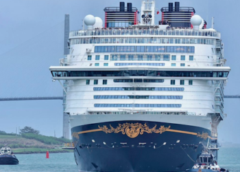 Disney rompe récord con el mayor crucero que ha transitado el Canal de Panamá
