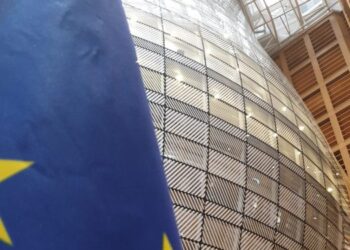 Presidente de Panamá advierte que ninguna empresa europea pueda licitar en proyectos por mantener al país en la lista discriminatoria