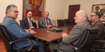 Nuevos socios del estado tras compra de AES visitan Panamá y se reúnen con el gobierno