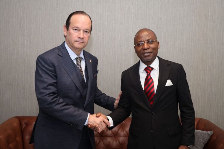 Panamá invita a embajadores de 12 países a adherirse al Tratado de Neutralizad Permanente del Canal