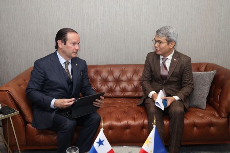 Panamá invita a embajadores de 12 países a adherirse al Tratado de Neutralizad Permanente del Canal