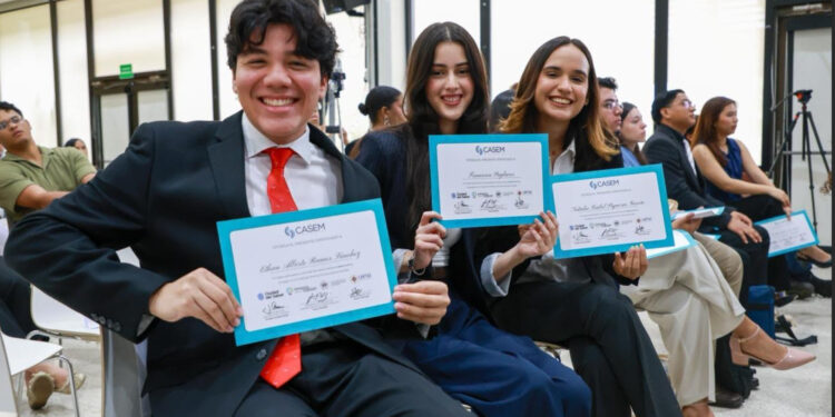 Panama gradúa su primera generación en la academia de empresas multinacionales