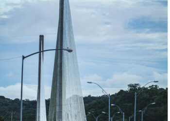 Autoridad del Tránsito habilita inversión de carriles en el Puente Centenario para aliviar tráfico hacia Panamá