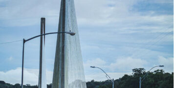 Autoridad del Tránsito habilita inversión de carriles en el Puente Centenario para aliviar tráfico hacia Panamá