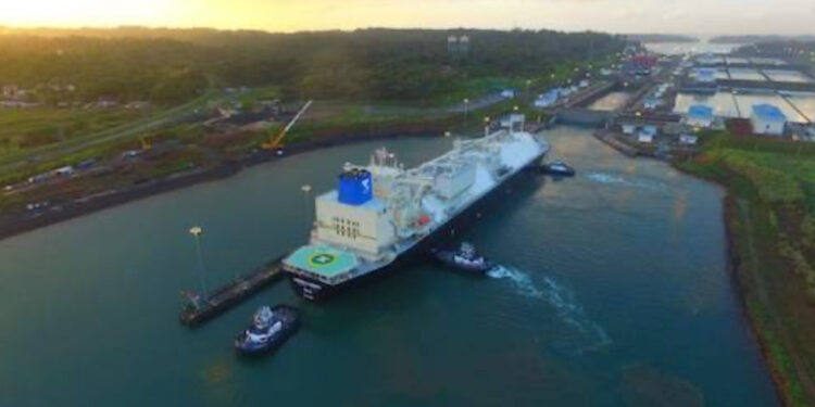 Tensiones en Medio Oriente impulsan mayor tránsito de GNL por el Canal de Panamá y aumentan pagos en subastas