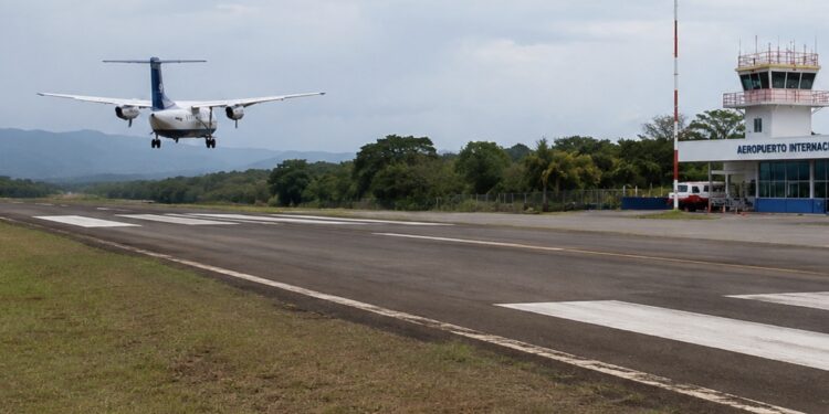 Administración de la ZLC podría encargarse del aeropuerto de Colón