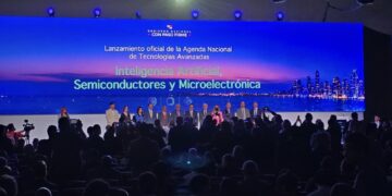 Panamá lanza agenda nacional para impulsar la inteligencia artificial y la industria de semiconductores