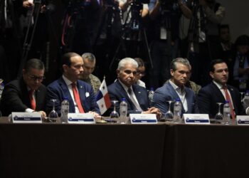Hegseth regresa a Panamá entre elogios a Mulino y críticas a la Corte Penal Internacional
