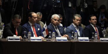 Hegseth regresa a Panamá entre elogios a Mulino y críticas a la Corte Penal Internacional