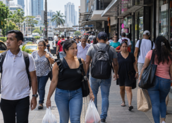 El 47% de los hogares comió menos de tres veces al día por falta de dinero y el 83% de los panameños ve difícil encontrar trabajo