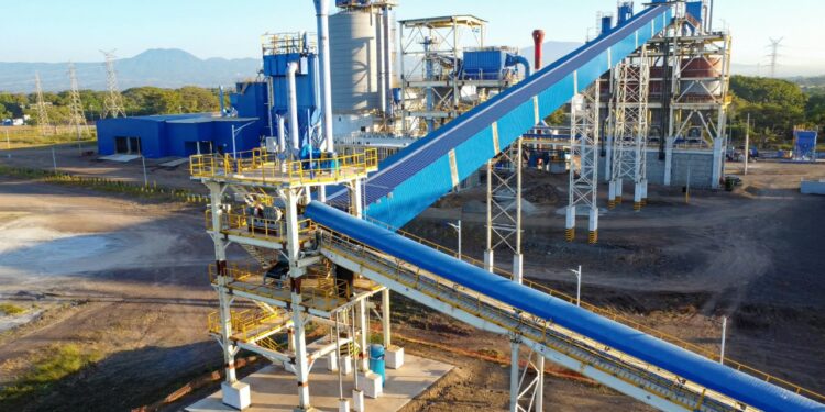 Grupo Estrella, dueños de Cemento Bayano en Panamá, adquiere Cementos Fortaleza en El Salvador*
