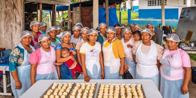 Canal de Panamá capacita en oficios técnicos a 445 moradores de la cuenca de Río Indio